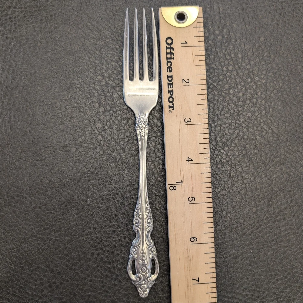 Oneida Stainless Steel SSS RENOIR PEMBROOKE Dinner Fork 7